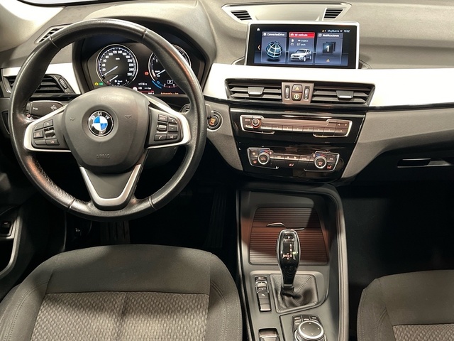 BMW X1 sDrive18d color Blanco. Año 2019. 110KW(150CV). Diésel. En concesionario Engasa S.A. Pista de silla de Valencia
