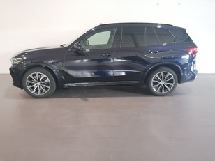 Fotos de BMW X5 xDrive45e color Negro. Año 2021. 290KW(394CV). Híbrido Electro/Gasolina. En concesionario Adler Motor S.L. TOLEDO de Toledo
