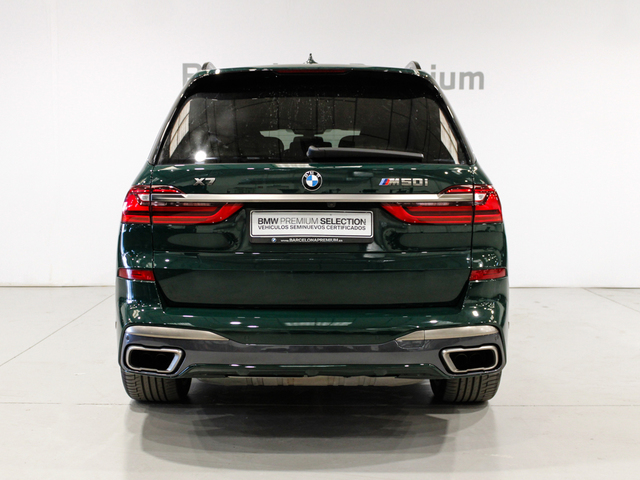BMW X7 M50i color Verde. Año 2021. 390KW(530CV). Gasolina. En concesionario Barcelona Premium -- GRAN VIA de Barcelona
