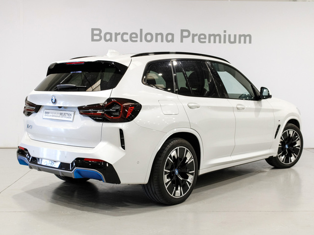 BMW iX3 M Sport color Blanco. Año 2022. 210KW(286CV). Eléctrico. En concesionario Barcelona Premium -- GRAN VIA de Barcelona