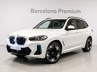 Fotos de BMW iX3 M Sport color Blanco. Año 2022. 210KW(286CV). Eléctrico. En concesionario Barcelona Premium -- GRAN VIA de Barcelona