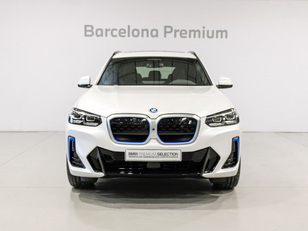 Fotos de BMW iX3 M Sport color Blanco. Año 2022. 210KW(286CV). Eléctrico. En concesionario Barcelona Premium -- GRAN VIA de Barcelona