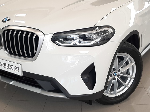 BMW X3 sDrive18d color Blanco. Año 2023. 110KW(150CV). Diésel. En concesionario Automoviles Bertolin, S.L. de Valencia