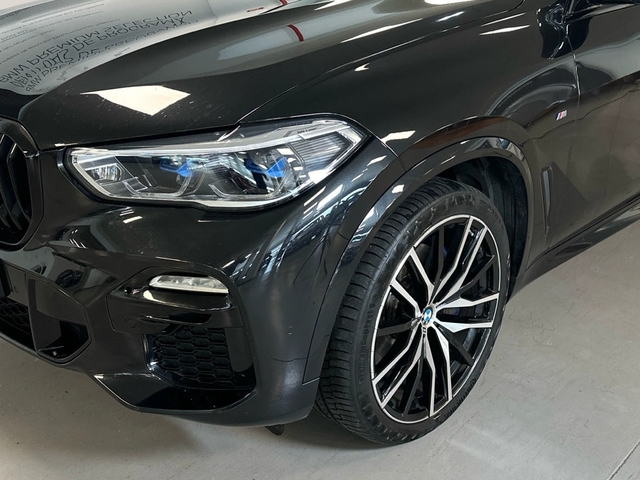 BMW X5 xDrive30d color Negro. Año 2022. 210KW(286CV). Diésel. En concesionario Triocar Gijón (Bmw y Mini) de Asturias