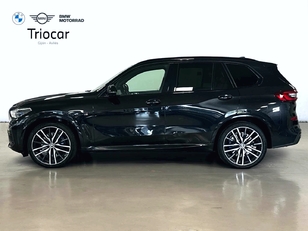 Fotos de BMW X5 xDrive30d color Negro. Año 2022. 210KW(286CV). Diésel. En concesionario Triocar Gijón (Bmw y Mini) de Asturias