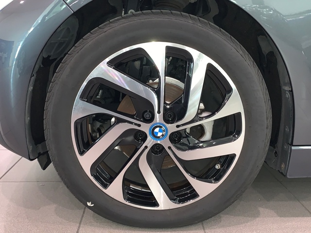 BMW i3 i3 120Ah color Gris. Año 2020. 125KW(170CV). Eléctrico. En concesionario Celtamotor Lalín de Pontevedra