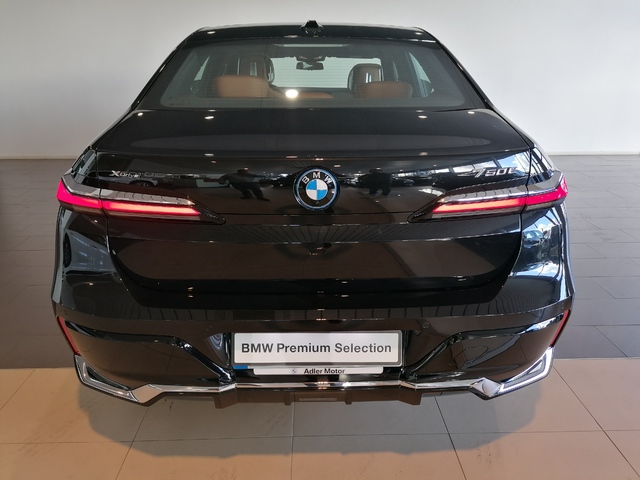 BMW Serie 7 750e color Negro. Año 2023. 360KW(489CV). Híbrido Electro/Gasolina. En concesionario Adler Motor S.L. TOLEDO de Toledo