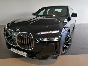 Fotos de BMW Serie 7 750e color Negro. Año 2023. 360KW(489CV). Híbrido Electro/Gasolina. En concesionario Adler Motor S.L. TOLEDO de Toledo