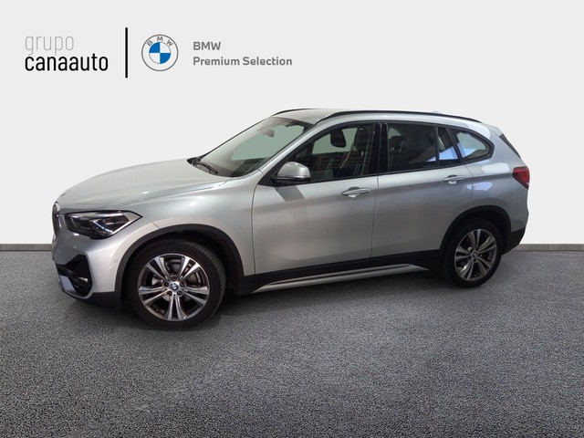 BMW X1 sDrive16d color Gris Plata. Año 2021. 85KW(116CV). Diésel. En concesionario CANAAUTO - TACO de Sta. C. Tenerife