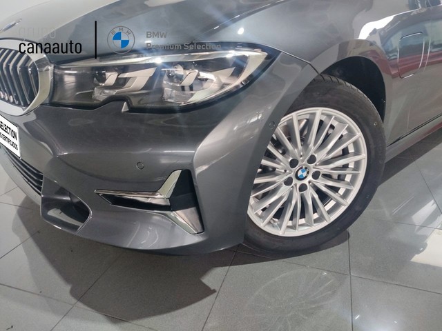 BMW Serie 3 330e color Gris. Año 2020. 215KW(292CV). Híbrido Electro/Gasolina. En concesionario CANAAUTO - TACO de Sta. C. Tenerife
