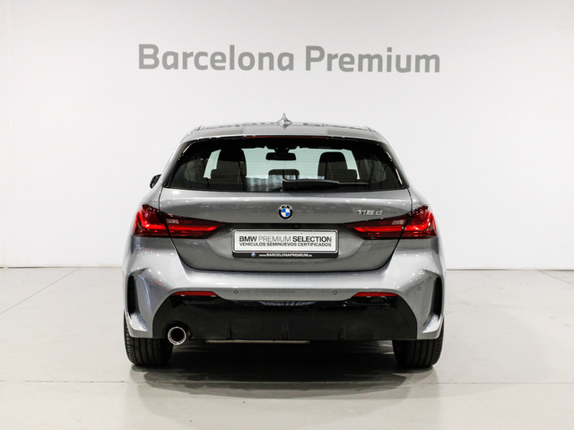 BMW Serie 1 116d color Gris. Año 2022. 85KW(116CV). Diésel. En concesionario Barcelona Premium -- GRAN VIA de Barcelona