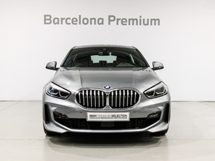 Fotos de BMW Serie 1 116d color Gris. Año 2022. 85KW(116CV). Diésel. En concesionario Barcelona Premium -- GRAN VIA de Barcelona