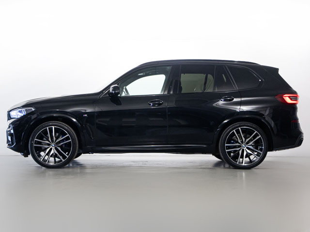 BMW X5 xDrive30d color Negro. Año 2019. 195KW(265CV). Diésel. En concesionario Fuenteolid de Valladolid