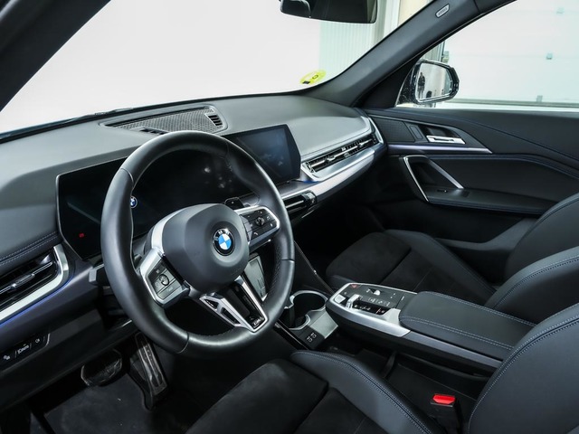 BMW X1 sDrive18i color Verde. Año 2023. 100KW(136CV). Gasolina. En concesionario Oliva Motor Tarragona de Tarragona