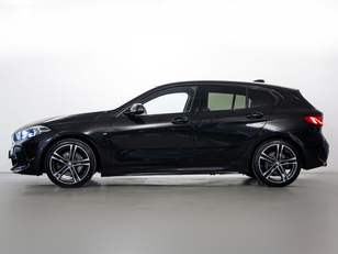 Fotos de BMW Serie 1 118d color Negro. Año 2020. 110KW(150CV). Diésel. En concesionario Fuenteolid de Valladolid