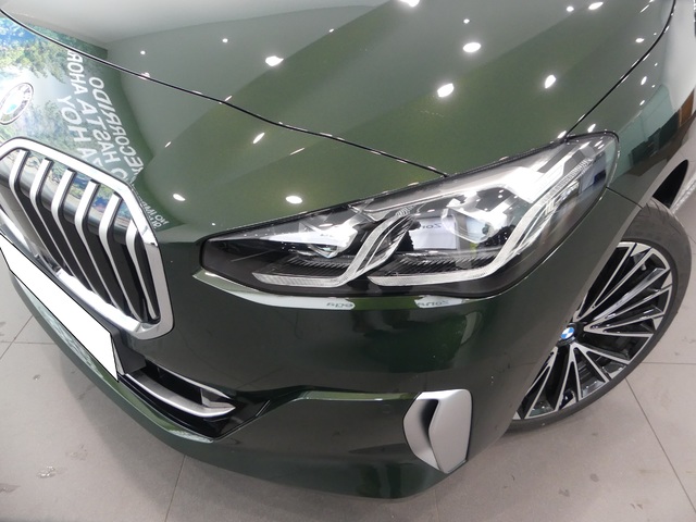 BMW Serie 2 220i Active Tourer color Verde. Año 2024. 125KW(170CV). Gasolina. En concesionario Enekuri Motor de Vizcaya