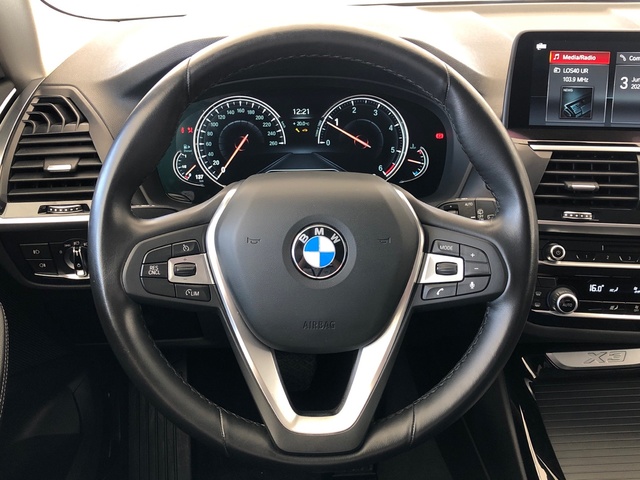 BMW X3 xDrive20d color Negro. Año 2019. 140KW(190CV). Diésel. En concesionario Vehinter Getafe de Madrid