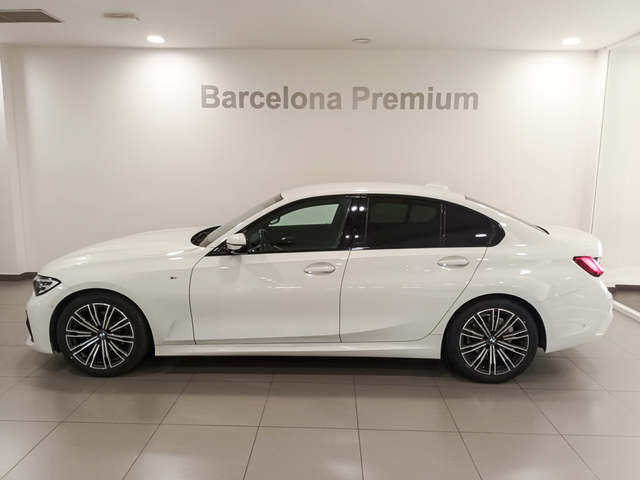 BMW Serie 3 320d color Blanco. Año 2020. 140KW(190CV). Diésel. En concesionario Barcelona Premium -- GRAN VIA de Barcelona