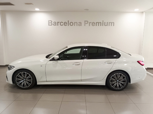 Fotos de BMW Serie 3 320d color Blanco. Año 2020. 140KW(190CV). Diésel. En concesionario Barcelona Premium -- GRAN VIA de Barcelona