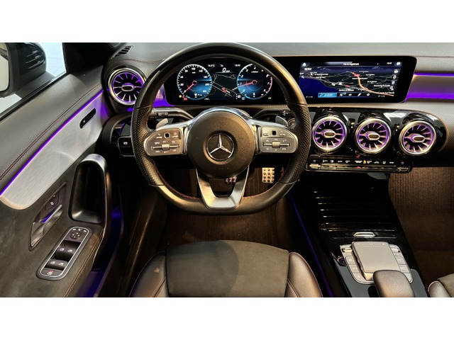 Mercedes-Benz CLA Shooting Brake 180 100 kW (136 CV)