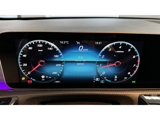 Mercedes-Benz CLA Shooting Brake 180 100 kW (136 CV)