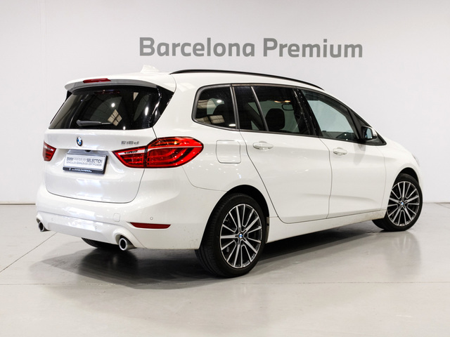 BMW Serie 2 218d Gran Tourer color Blanco. Año 2019. 110KW(150CV). Diésel. En concesionario Barcelona Premium -- GRAN VIA de Barcelona
