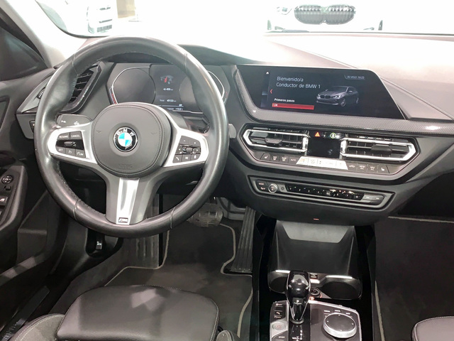 BMW Serie 1 116d color Blanco. Año 2020. 85KW(116CV). Diésel. En concesionario Celtamotor Pontevedra de Pontevedra