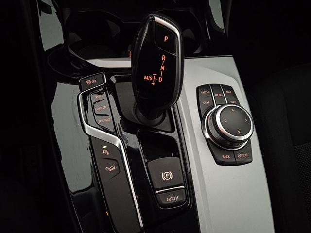 BMW X4 xDrive20d color Negro. Año 2019. 140KW(190CV). Diésel. En concesionario ALBAMOCION CIUDAD REAL  de Ciudad Real