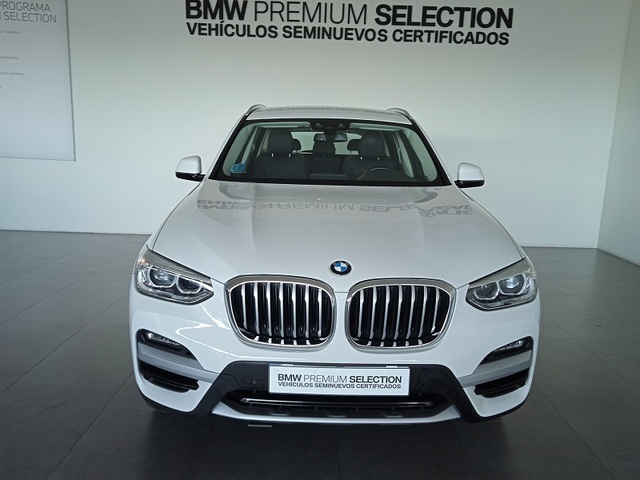 BMW X3 xDrive20d color Blanco. Año 2021. 140KW(190CV). Diésel. En concesionario ALBAMOCION CIUDAD REAL  de Ciudad Real