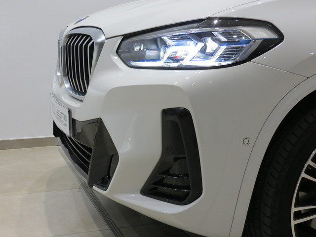 BMW X3 xDrive20i color Blanco. Año 2022. 135KW(184CV). Gasolina. En concesionario FINESTRAT Automoviles Fersan, S.A. de Alicante