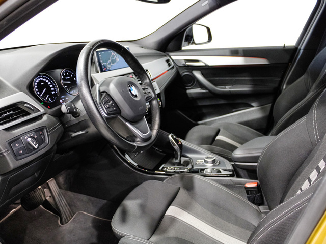 BMW X2 xDrive20i color Oro. Año 2019. 141KW(192CV). Gasolina. En concesionario Barcelona Premium -- GRAN VIA de Barcelona