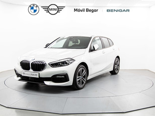 Fotos de BMW Serie 1 118d color Blanco. Año 2022. 110KW(150CV). Diésel. En concesionario Movil Begar Petrer de Alicante