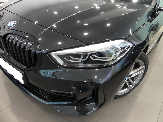 BMW Serie 1 118i color Negro. Año 2024. 103KW(140CV). Gasolina. En concesionario Enekuri Motor de Vizcaya