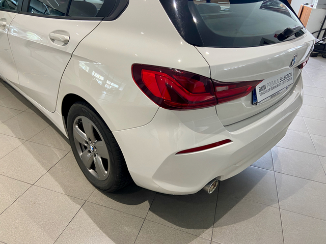 BMW Serie 1 118i color Blanco. Año 2019. 103KW(140CV). Gasolina. En concesionario Automotor Costa, S.L.U. de Almería