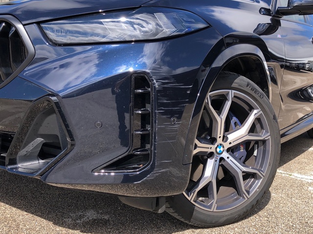 BMW X6 xDrive30d color Negro. Año 2024. 210KW(286CV). Diésel. En concesionario Momentum S.A. de Madrid