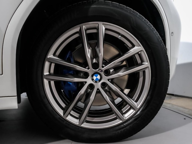 BMW X4 xDrive30d color Blanco. Año 2021. 210KW(286CV). Diésel. En concesionario Oliva Motor Tarragona de Tarragona