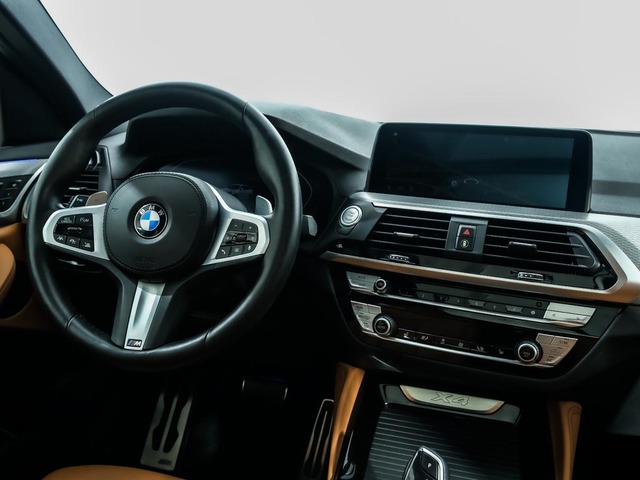 BMW X4 xDrive30d color Blanco. Año 2021. 210KW(286CV). Diésel. En concesionario Oliva Motor Tarragona de Tarragona