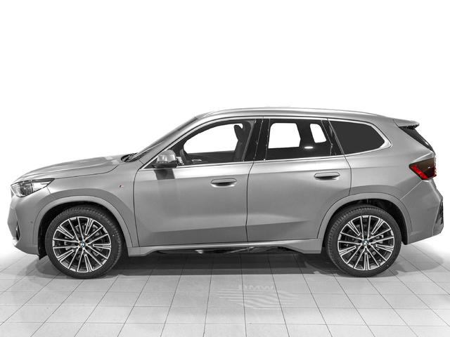 BMW X1 sDrive20i color Gris. Año 2024. 125KW(170CV). Gasolina. En concesionario Caetano Cuzco Raimundo Fernandez Villaverde, 45 de Madrid