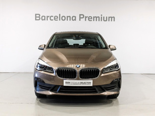 Fotos de BMW Serie 2 225xe iPerformance Active Tourer color Beige. Año 2020. 165KW(224CV). Híbrido Electro/Gasolina. En concesionario Barcelona Premium -- GRAN VIA de Barcelona