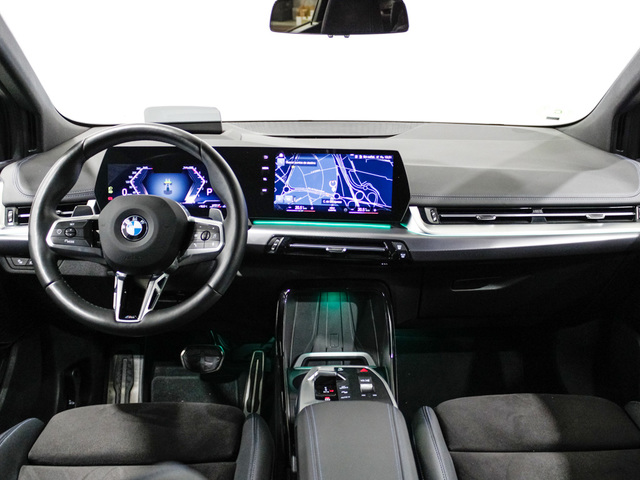 BMW Serie 2 218d Active Tourer color Verde. Año 2022. 110KW(150CV). Diésel. En concesionario Barcelona Premium -- GRAN VIA de Barcelona
