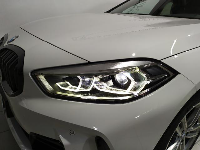 BMW Serie 1 118d color Blanco. Año 2023. 110KW(150CV). Diésel. En concesionario Hispamovil, Orihuela de Alicante