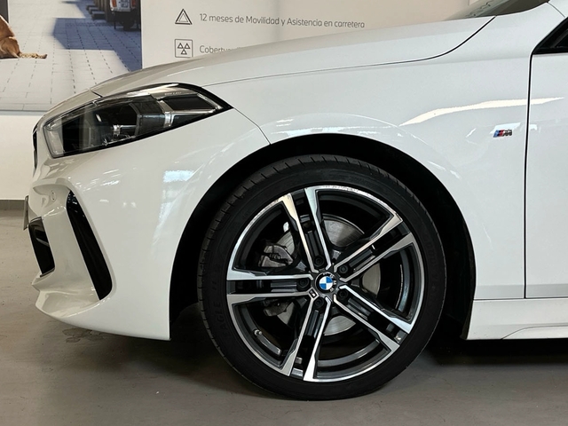 BMW Serie 1 118d color Blanco. Año 2020. 110KW(150CV). Diésel. En concesionario Triocar Gijón (Bmw y Mini) de Asturias