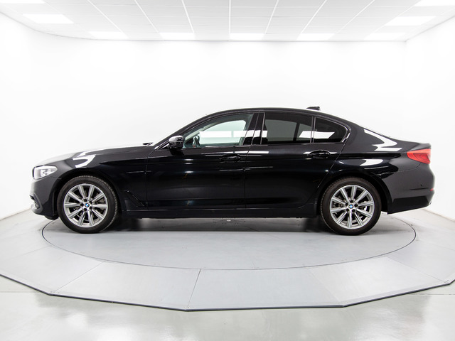BMW Serie 5 520i color Negro. Año 2020. 135KW(184CV). Gasolina. En concesionario Móvil Begar Alicante de Alicante