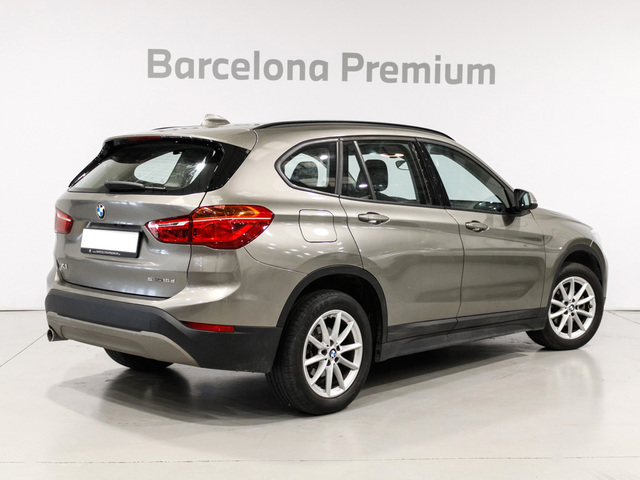 BMW X1 sDrive16d color Gris Plata. Año 2019. 85KW(116CV). Diésel. En concesionario Barcelona Premium -- GRAN VIA de Barcelona