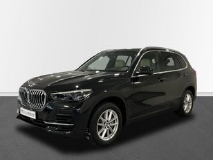 Fotos de BMW X5 xDrive30d color Negro. Año 2022. 210KW(286CV). Diésel. En concesionario Engasa S.A. de Valencia