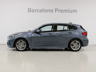 Fotos de BMW Serie 1 118i color Gris. Año 2022. 103KW(140CV). Gasolina. En concesionario Barcelona Premium -- GRAN VIA de Barcelona