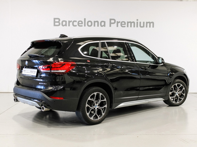 BMW X1 sDrive18d color Negro. Año 2022. 110KW(150CV). Diésel. En concesionario Barcelona Premium -- GRAN VIA de Barcelona