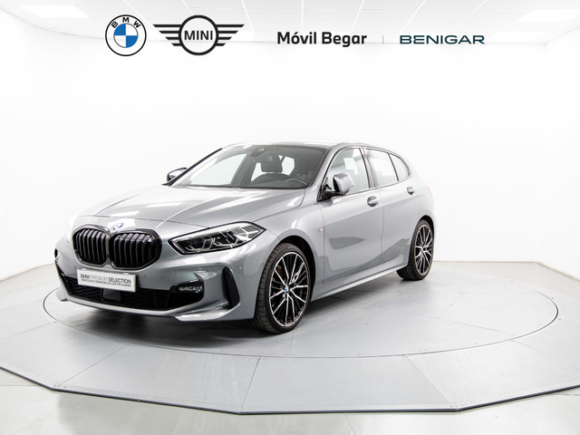 BMW Serie 1 118i color Gris. Año 2023. 103KW(140CV). Gasolina. En concesionario Móvil Begar Alicante de Alicante
