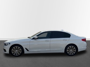 Fotos de BMW Serie 5 520d color Blanco. Año 2020. 140KW(190CV). Diésel. En concesionario Engasa S.A. de Valencia