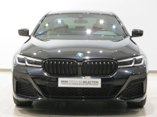 Fotos de BMW Serie 5 530e color Negro. Año 2023. 215KW(292CV). Híbrido Electro/Gasolina. En concesionario GANDIA Automoviles Fersan, S.A. de Valencia